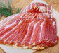 Ароматный копченый бекон кусочки копченого бекона
