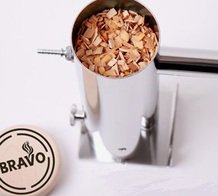 Bravo Favorit вмещает 1,3 л щепы при полной загрузке. Щепа в дымогенераторе Bravo Favorit